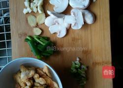 油渣烩豆腐的做法图解1