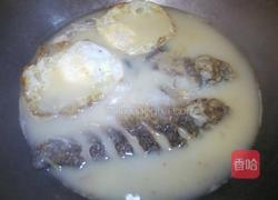 荷包蛋鲫鱼汤的做法图解9