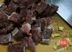 牛腩焖土豆的做法图解1