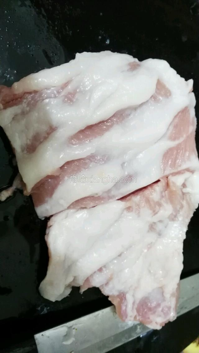 猪颈肉把肥肉尽量去掉 