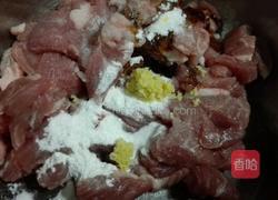 孜然肉片的做法图解2
