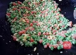 鸡蛋火腿炒豌豆的做法图解9