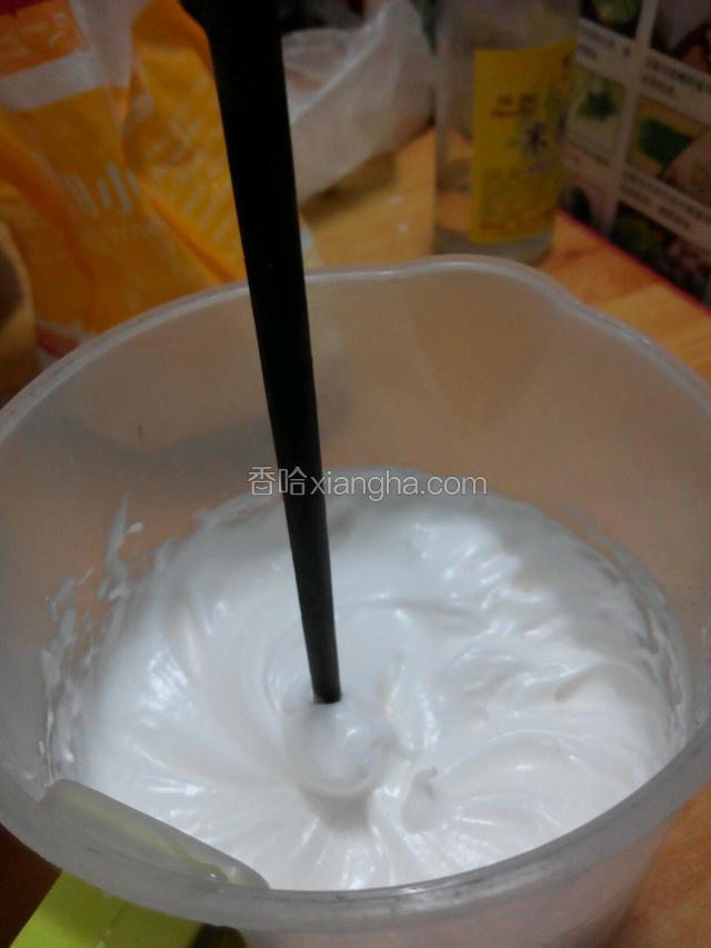 打到蛋白筷子插入不倒就行