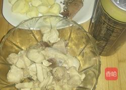 黑啤板栗烧鸡的做法图解1