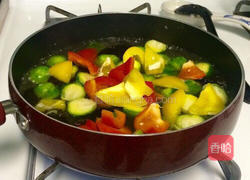 素炒球芽甘蓝的做法图解6