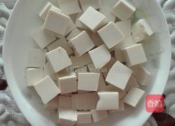 丝瓜火腿烩豆腐的做法图解2