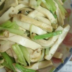 芹菜炒豆干的做法[图]