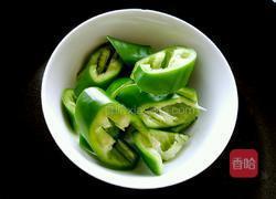 土豆片尖椒炒肉的做法图解2