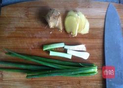 萝卜丝鲫鱼汤的做法图解2