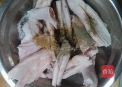 蒜苗焖鸭爪的做法图解4
