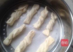 白白胖胖一发小花卷的做法图解9