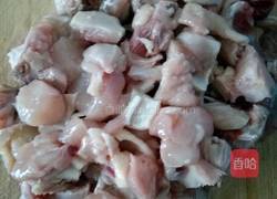 辣子鸡丁的做法图解1