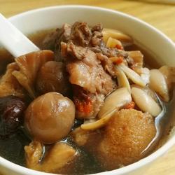滋补猴菇汤的做法[图]
