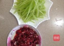 莴笋炒牛肉丝的做法图解1