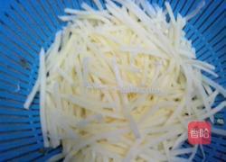 红椒土豆丝的做法图解1