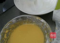 戚风蛋糕的做法图解2