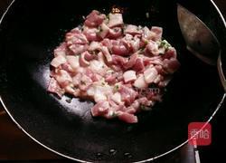 双椒香菇炒肉的做法图解5