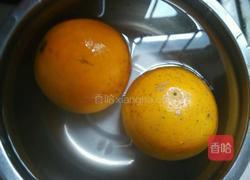盐蒸橙子的做法图解1
