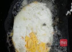 香煎鸡蛋的做法图解2