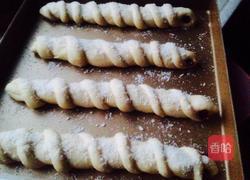 一发毛毛虫果酱面包的做法图解8