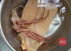 香芹炒干鱿鱼的做法图解1