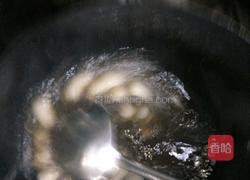 盐酸菜炒汤圆的做法图解3