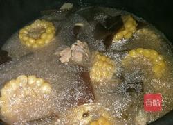 排骨玉米海带汤的做法图解7