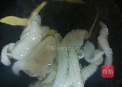 蒜苔炒鱿鱼的做法图解2