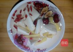 胡萝卜玉米鸡脚汤的做法图解3