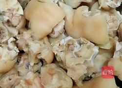 口味酱猪蹄的做法图解1