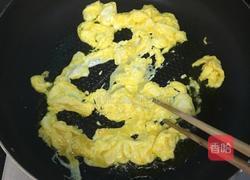 茭白木耳炒鸡蛋的做法图解4