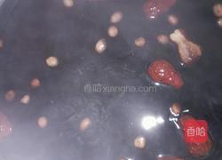 红枣黑米粥的做法图解3
