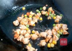什锦虾仁蛋炒饭的做法图解5