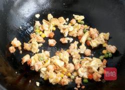 什锦虾仁蛋炒饭的做法图解6