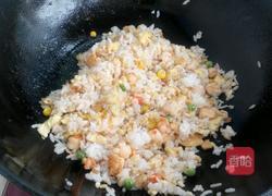 什锦虾仁蛋炒饭的做法图解7
