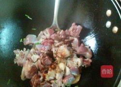 蘑菇炖腊鸡腿的做法图解6