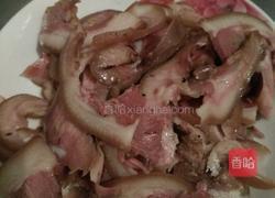 青椒炒猪鼻的做法图解1