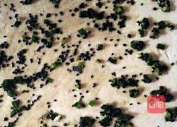 黑芝麻葱油饼的做法图解7