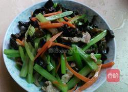 西芹云耳炒肉丝的做法图解7