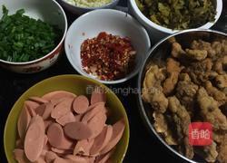 酸菜米线的做法图解3