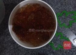桃胶枸杞雪梨的做法图解2