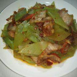 脆皮烧肉炒青笋的做法[图]