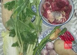 素菜牛肉砂锅的做法图解1