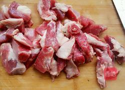 羊肉炖白菜粉条的做法图解1