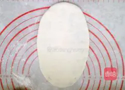 Illustration of how to make bean paste roll flower bread 13