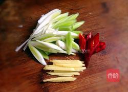 莴笋火腿丝的做法图解1