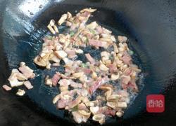 彩椒培根炒黑米饭的做法图解2