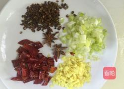 鸡骨架炖土豆的做法图解2