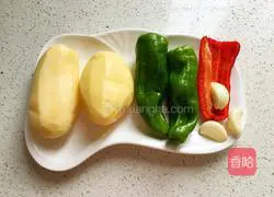 How to make shredded green peppers and potatoes 1