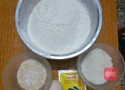 蝴蝶花馒头的做法图解1